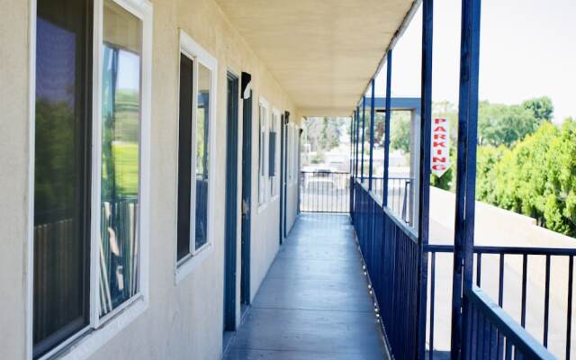Red Carpet Motel