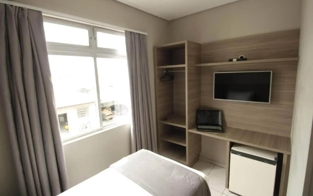 Kennedy Slim Hotel