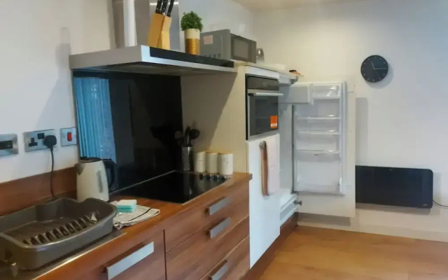 Modern 2-bed Apartment -12 Min Walk to Centre