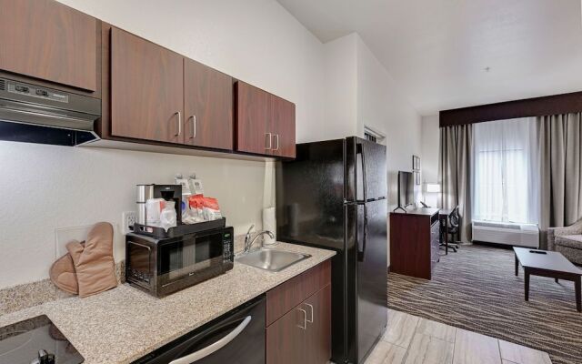 Cobblestone Hotel & Suites - Central Wisconsin Airport