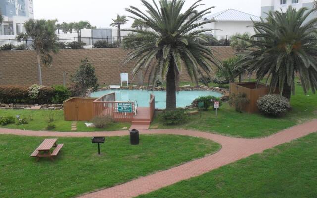 Maravilla Seawall Condos by AB Sea