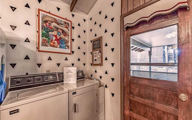 Innjoy - Two Bedroom Cabin