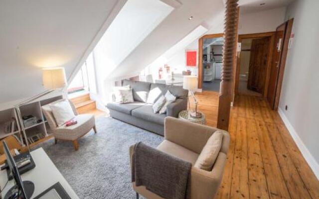 Feels Like Home Chiado Terrace Flat