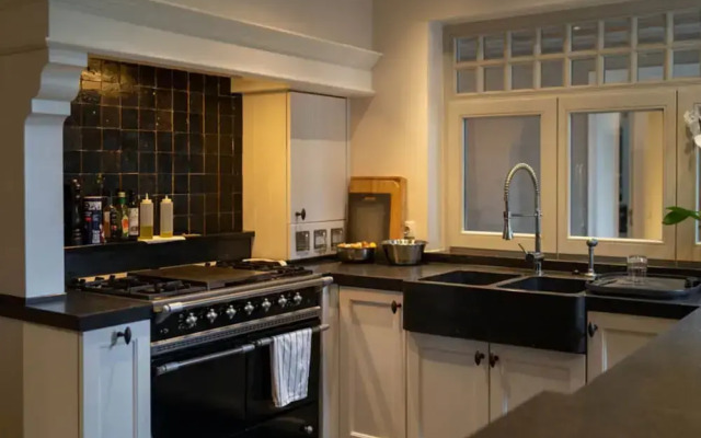 Beautiful Holiday Home in Vlaanderen With Shared Pool