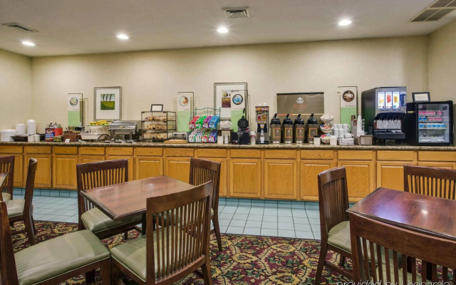 Country Inn & Suites by Radisson Romeoville - Bolingbrook