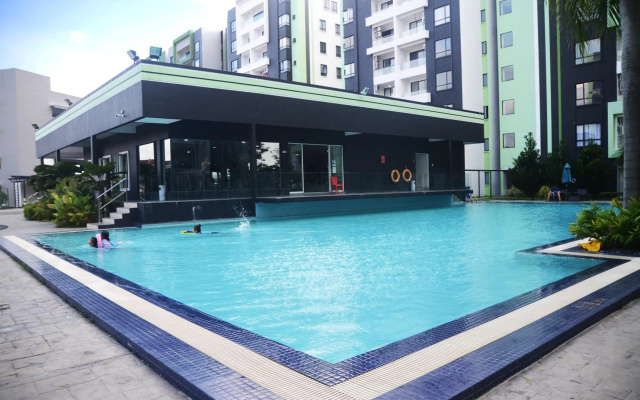 Manhattan Condo 8-11pax (2min to Aeon & Lotus)