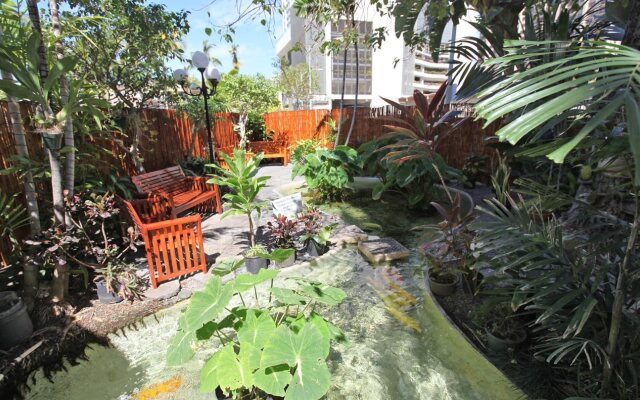 Oasis Hotel Waikiki