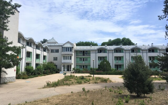 Mayak Sanatorium — Primorskiy Building