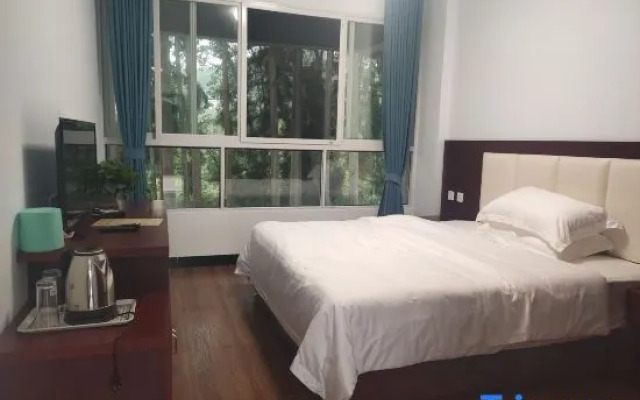 Shizhulinyoujubishushanzhuang