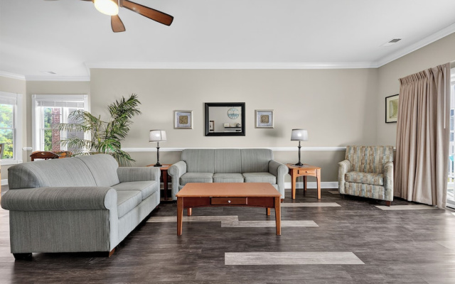 Magnolia Pointe Luster Leaf 4825-301