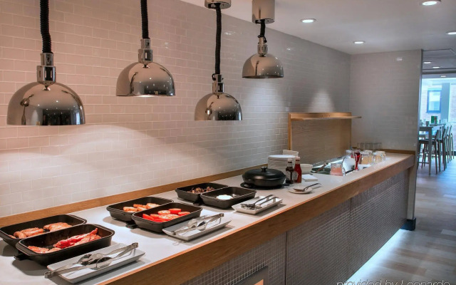 Holiday Inn London Camden Lock by IHG