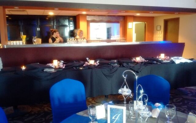 Days Inn by Wyndham Airdrie