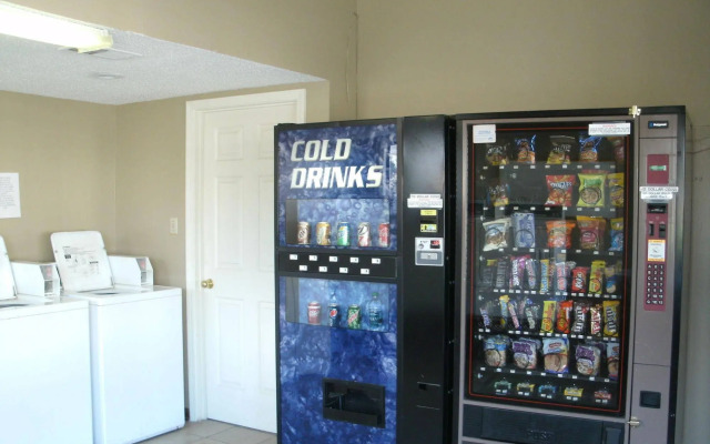 The Admiralty Suites & Inn Memphis Millington