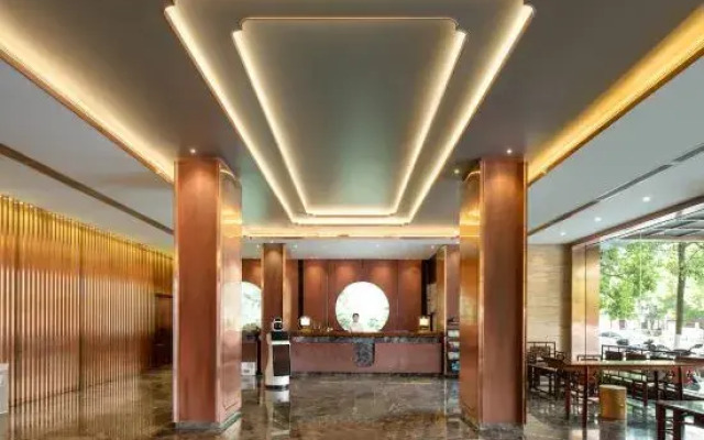Qingqin Hotel