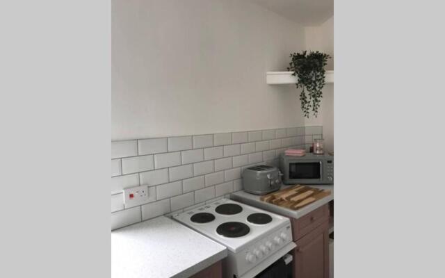 Beautiful newly refurbished 2 bed flat in devon