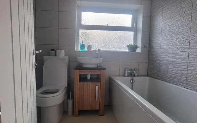 Modern 3bed House in Slough