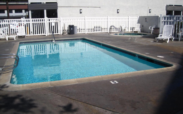E-Z 8 Motel Old Town