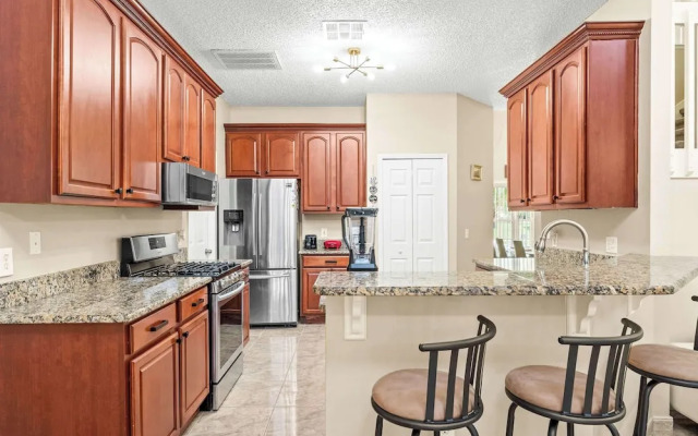 Jasmine Breeze Home for 12