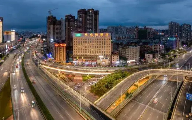 Vienna Hotel (Nanning Anji Wanda 33rd Middle School Subway Station)