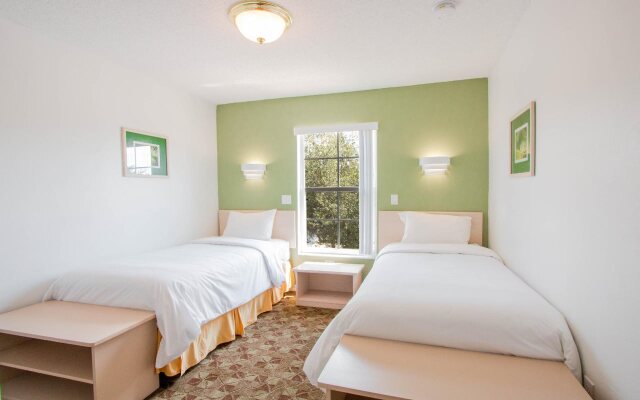 Berkley Lake Townhomes