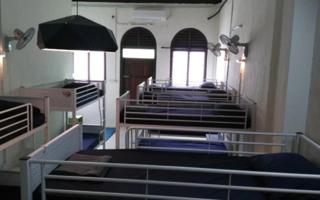 Vloft Backpackers Hostel by ZUZU