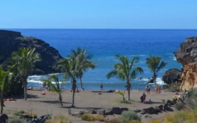 Paraiso Beachfront Apartment With 2 Bedrooms