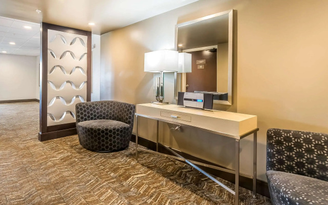 Comfort Inn & Suites Lexington - Hamburg I-75