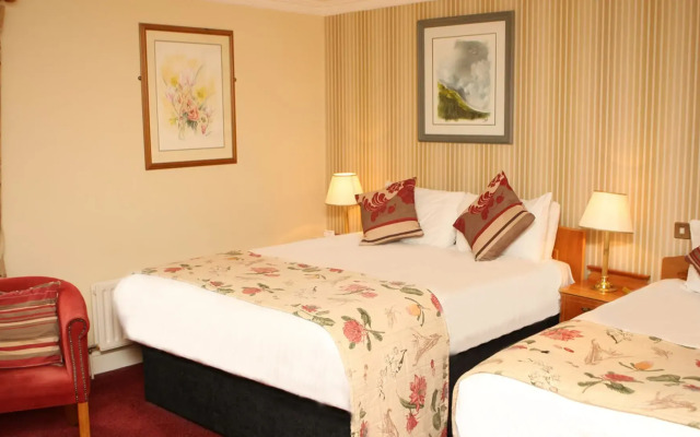 Castle Oaks House Hotel