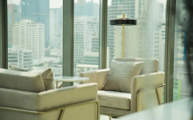 Circle Sukhumvit 11#Luxury#Pool#Gym#BTS Nana&MRT Sukhumvit#1BR#Max4ppl