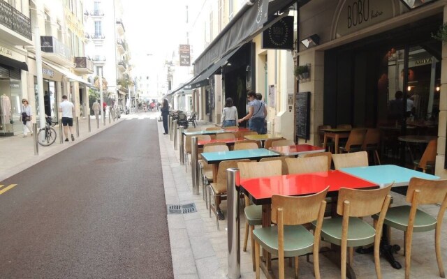 Superb Apart 6 People in the Heart of Cannes T33