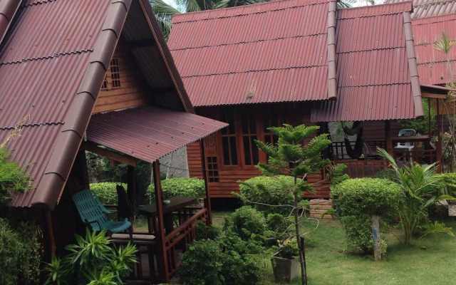 Hut Sun Bungalow