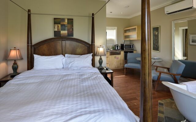 Above The Beach Guest Suites