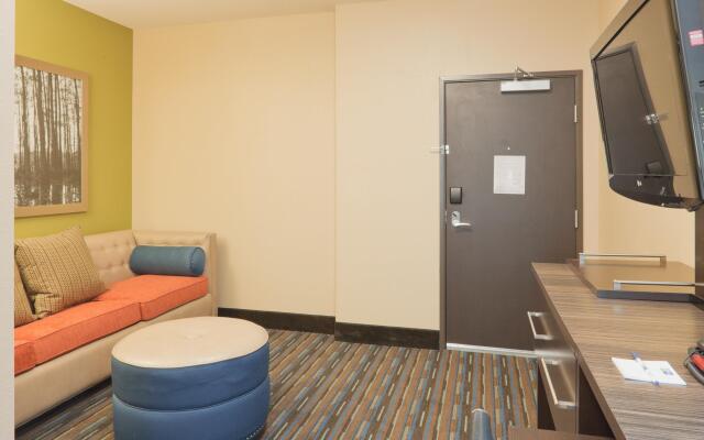Holiday Inn Express Hotel & Suites Fulton by IHG