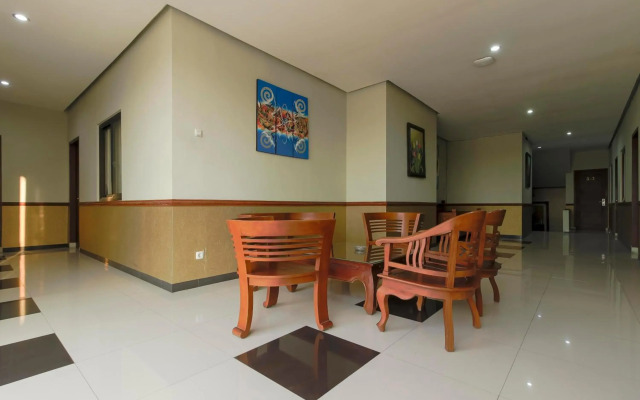 RedDoorz Plus @ Tuparev Cirebon