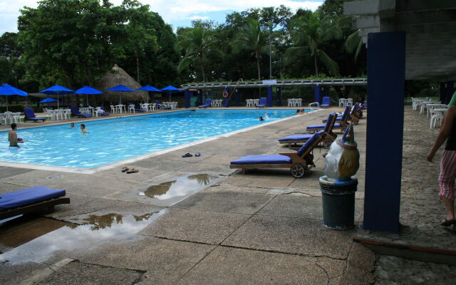 Hotel Guadaira Resort