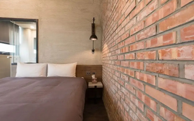 Wild Hotel