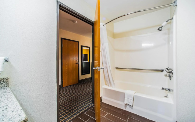 Quality Inn Carbondale University area