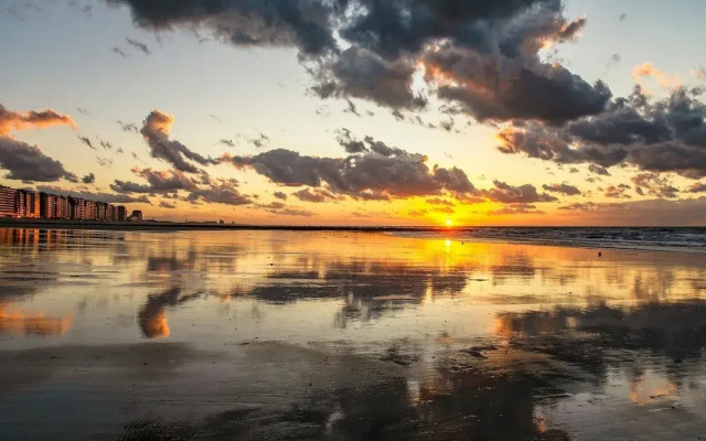 Apartment in Middelkerke With Sea View