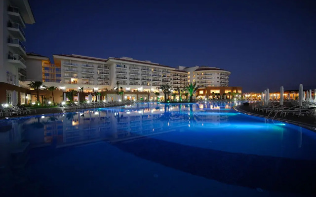 Seaden Sea World Resort & Spa