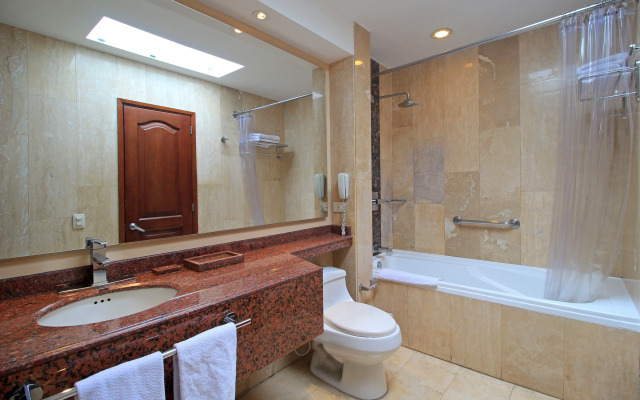 Windsor House Inn By Geh Suites