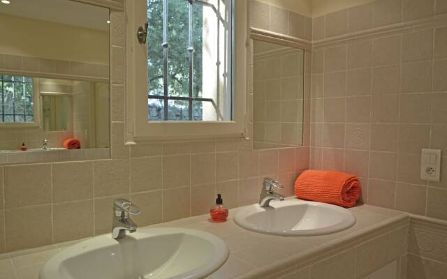 Captivating Home in Murs France With Private Swimming Pool