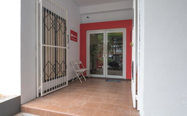RedDoorz near ITC Mangga Dua