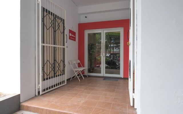 RedDoorz near ITC Mangga Dua