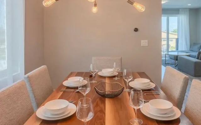 Luxury Pool Home Golf Cart