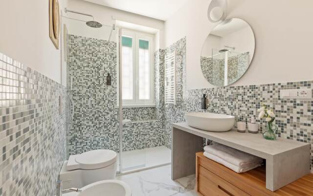 Bright And Spacious Family Apartment In Parioli