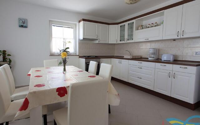 Modern Holiday Home in Kremenici With Terrace