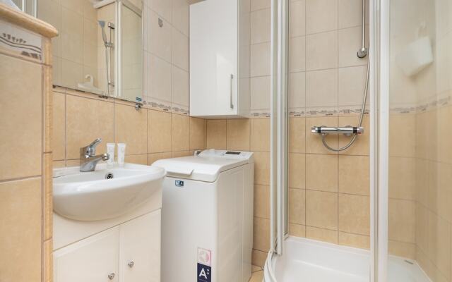 Apartment With Balcony by Renters