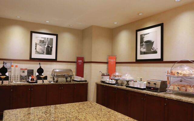 Hampton Inn & Suites by Hilton Laval