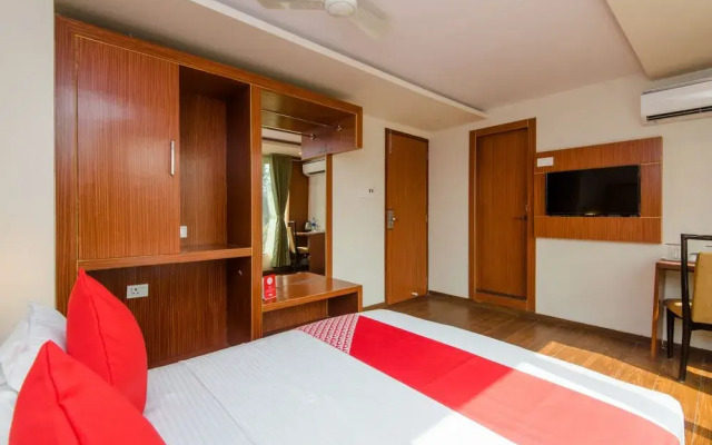 OYO 11721 Hotel Aromas