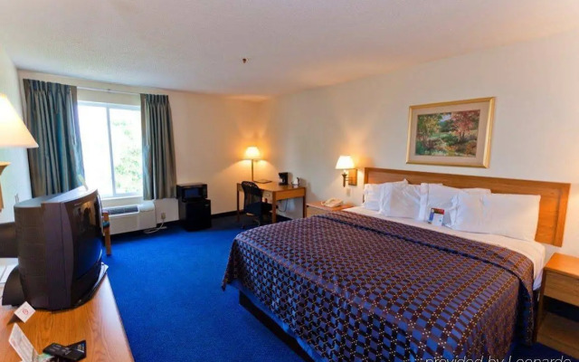 Red Roof Inn Clyde
